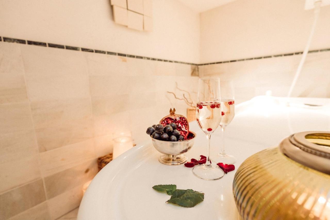 Hotel Castel Rundegg (Adults Only) เมราโน ภายนอก รูปภาพ