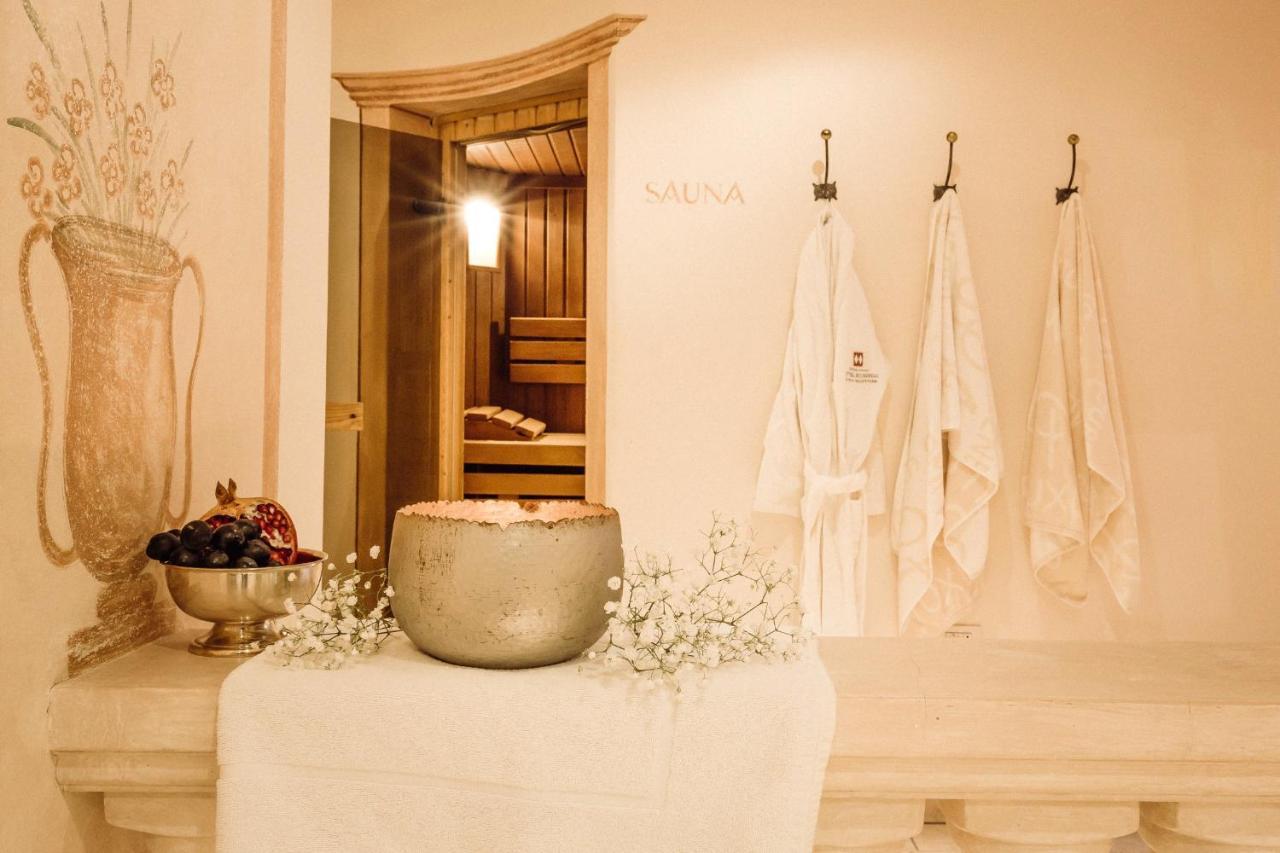 Hotel Castel Rundegg (Adults Only) เมราโน ภายนอก รูปภาพ