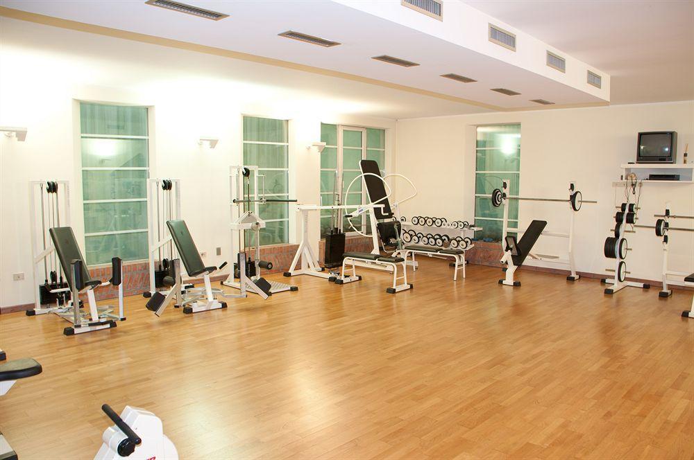 Hotel Castel Rundegg (Adults Only) เมราโน ภายนอก รูปภาพ