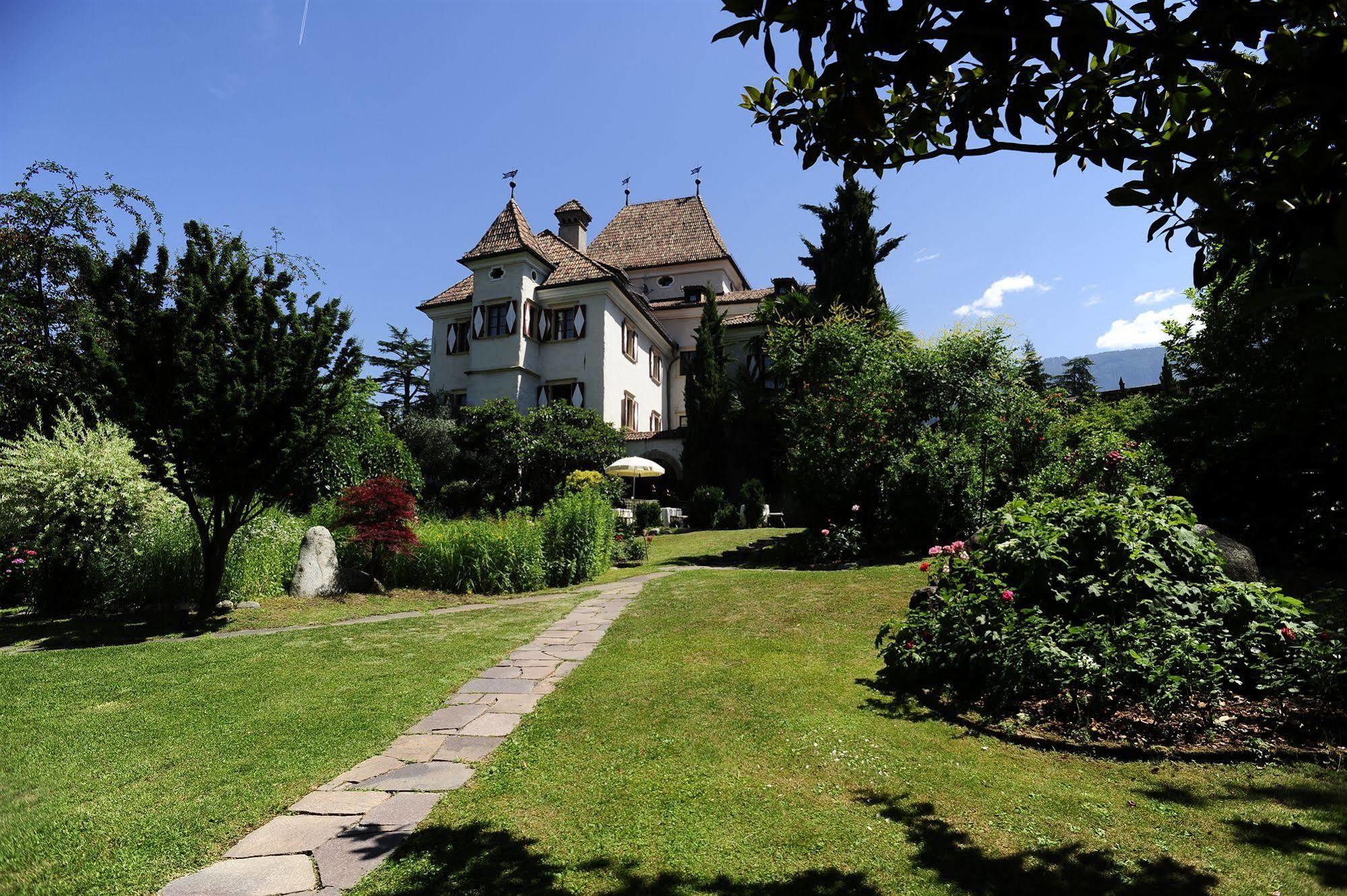Hotel Castel Rundegg (Adults Only) เมราโน ภายนอก รูปภาพ