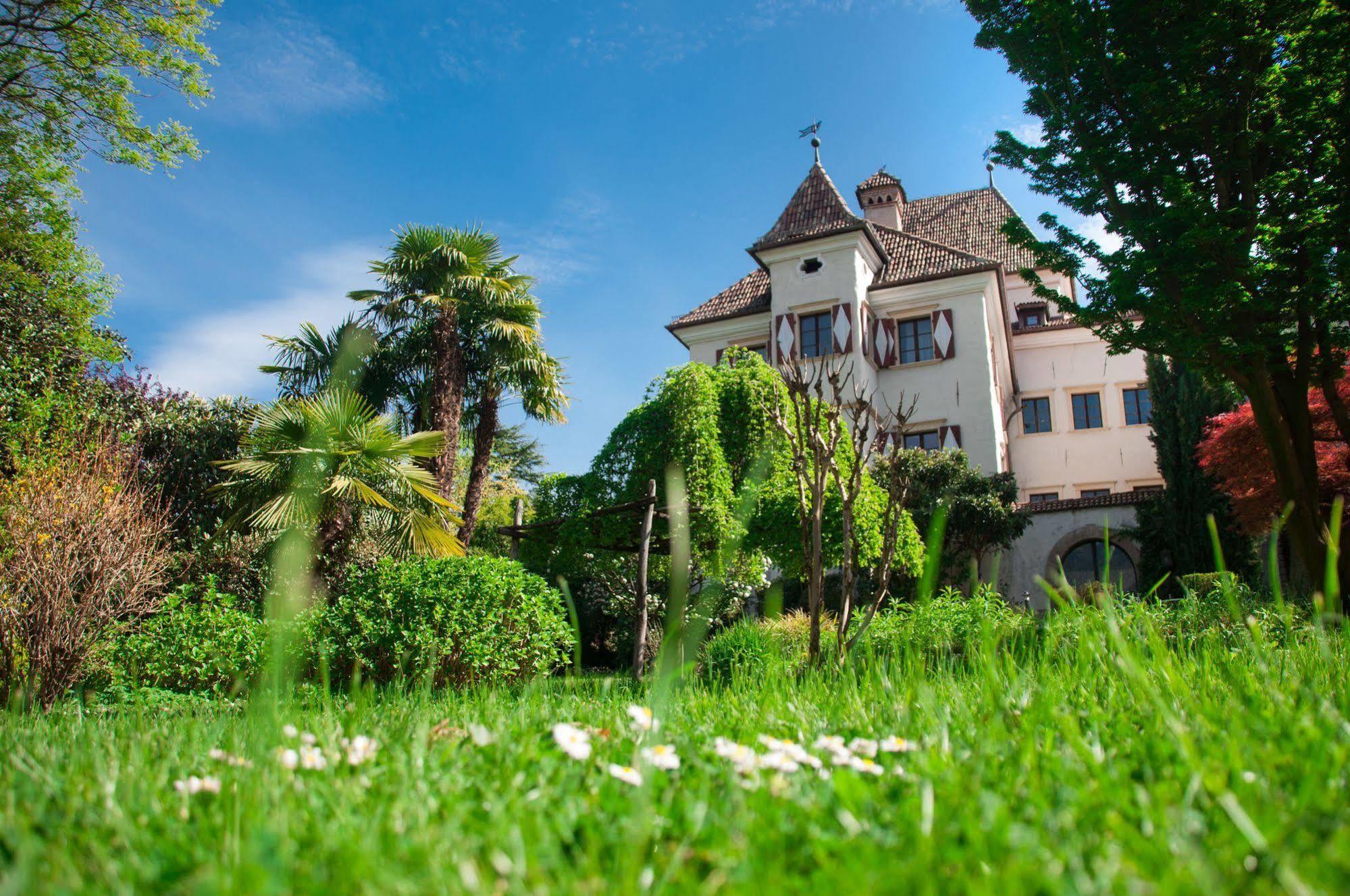 Hotel Castel Rundegg (Adults Only) เมราโน ภายนอก รูปภาพ