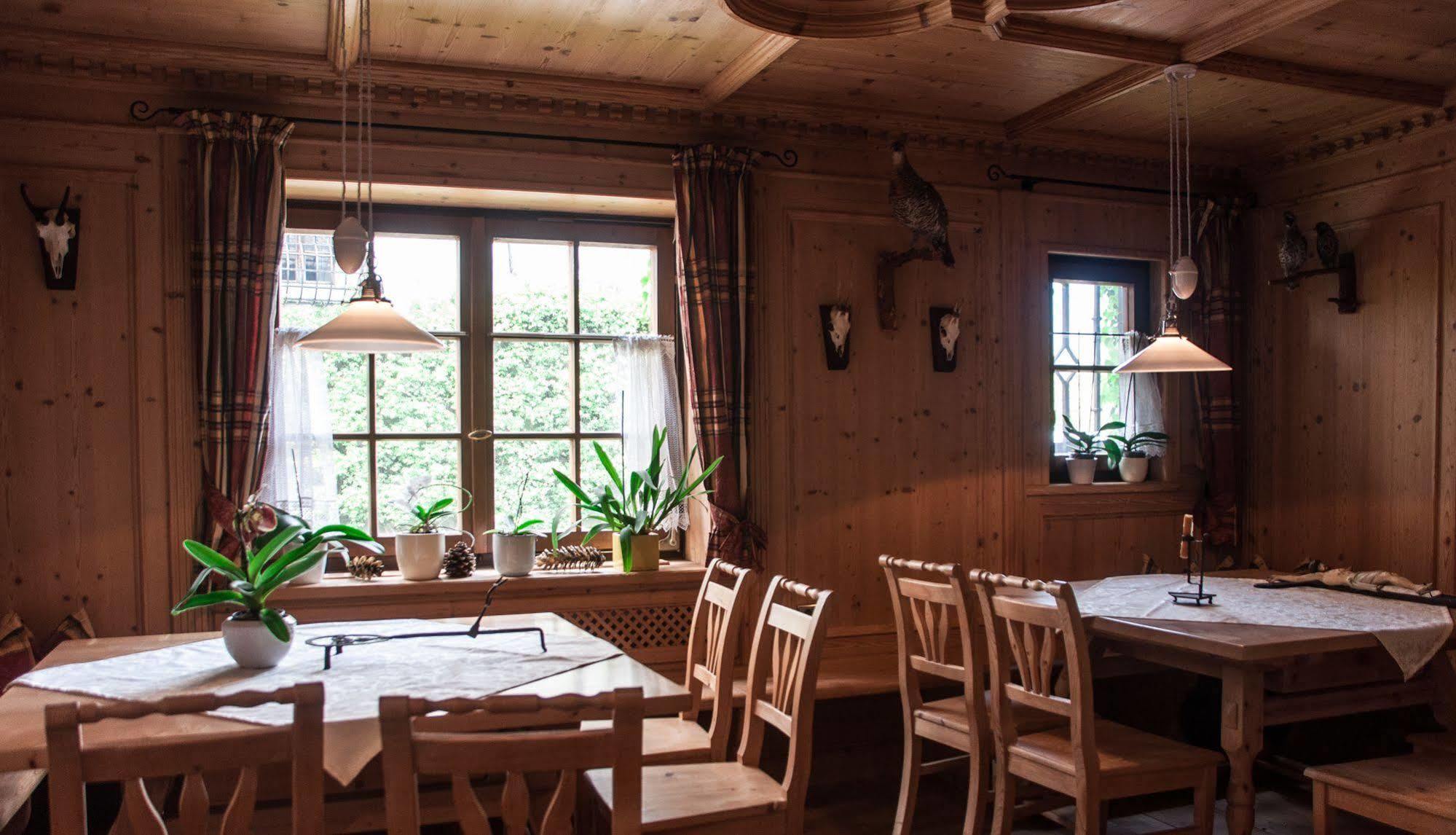 Hotel Castel Rundegg (Adults Only) เมราโน ภายนอก รูปภาพ